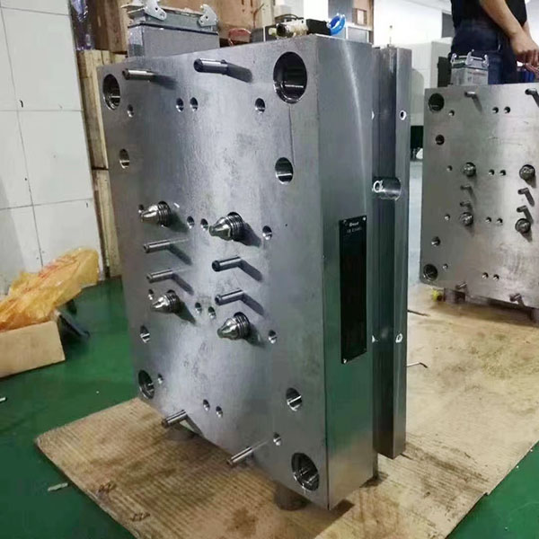 4腔针阀式热流道模组...
